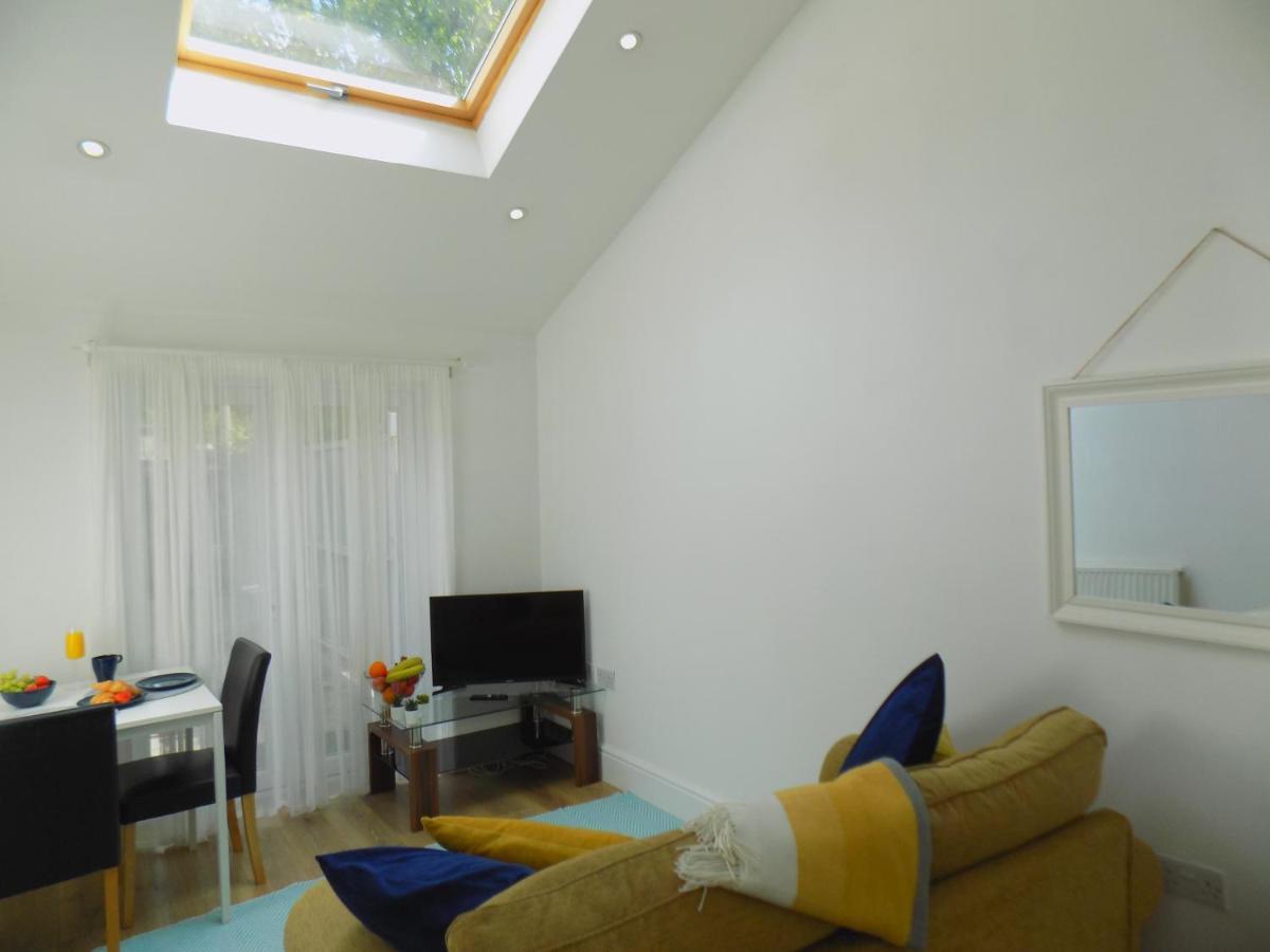 Villa Mimosa 2 Cardiff Exterior photo
